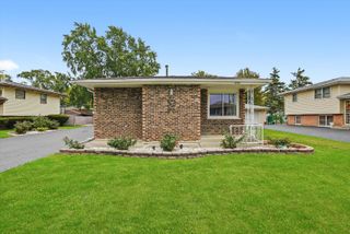 7721 Normandy Avenue, Burbank, IL 60459
