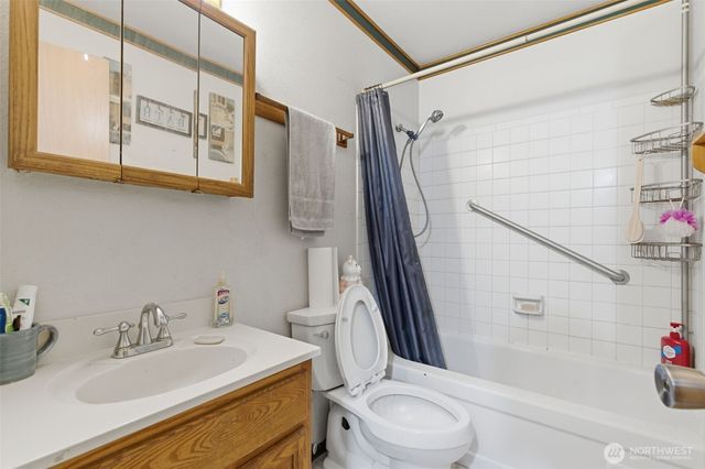 3610 Branson Dr SE, Port Orchard, WA 98366