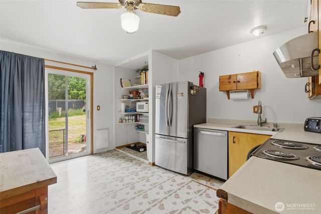 3610 Branson Dr SE, Port Orchard, WA 98366