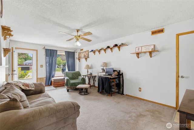 3610 Branson Dr SE, Port Orchard, WA 98366