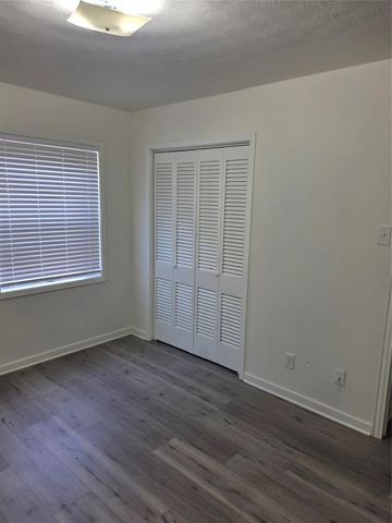 322 Elaine Street, La Marque, TX 77568