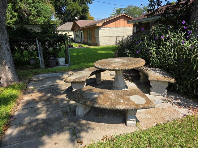 322 Elaine Street, La Marque, TX 77568