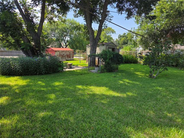 322 Elaine Street, La Marque, TX 77568