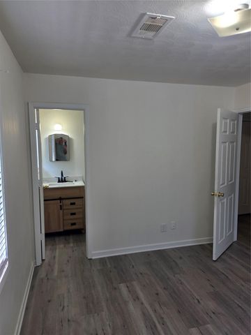 322 Elaine Street, La Marque, TX 77568
