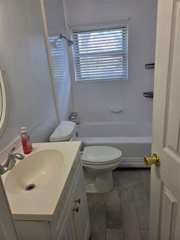 322 Elaine Street, La Marque, TX 77568