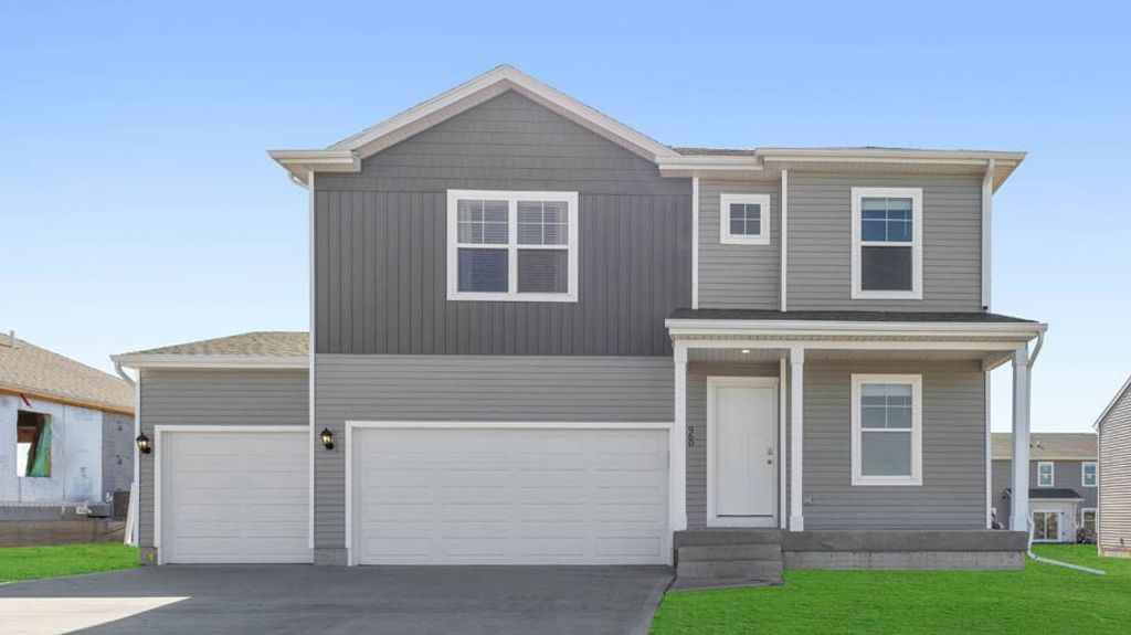 136 8th Avenue NE, Altoona, IA 50009