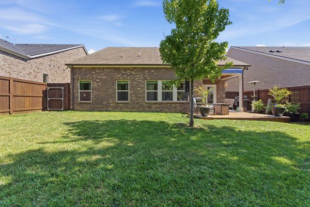 4957 Riverbank Dr, Hermitage, TN 37076