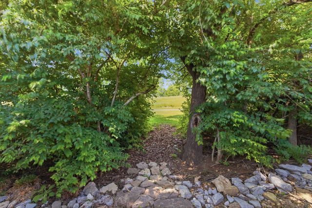 4957 Riverbank Dr, Hermitage, TN 37076