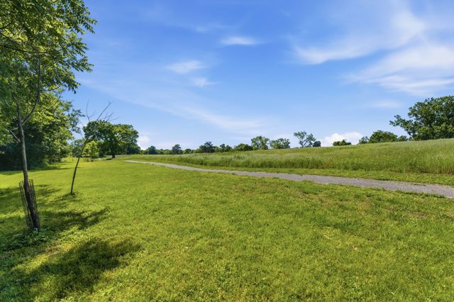 4957 Riverbank Dr, Hermitage, TN 37076