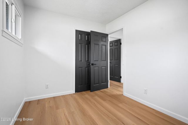 302 Marian Dr, Louisville, KY 40218