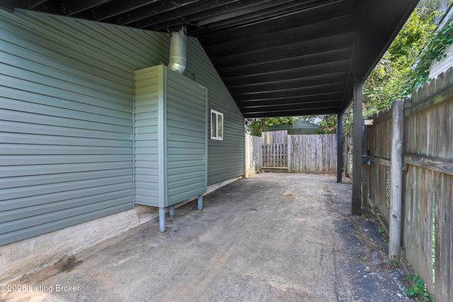 302 Marian Dr, Louisville, KY 40218