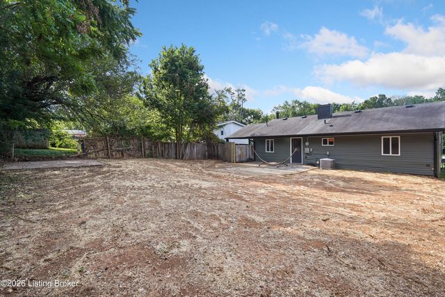 302 Marian Dr, Louisville, KY 40218