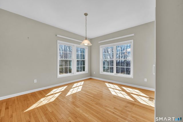 523 Putting Green Lane 523, Oxford, CT 06478