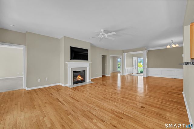 523 Putting Green Lane 523, Oxford, CT 06478