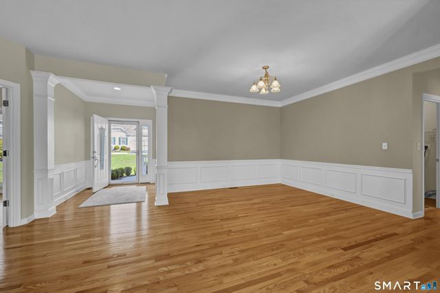 523 Putting Green Lane 523, Oxford, CT 06478