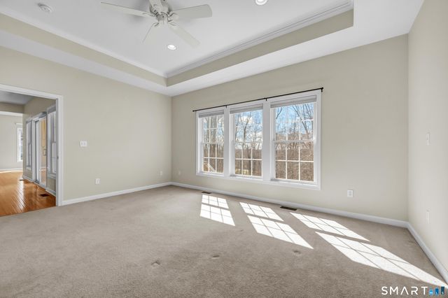 523 Putting Green Lane 523, Oxford, CT 06478