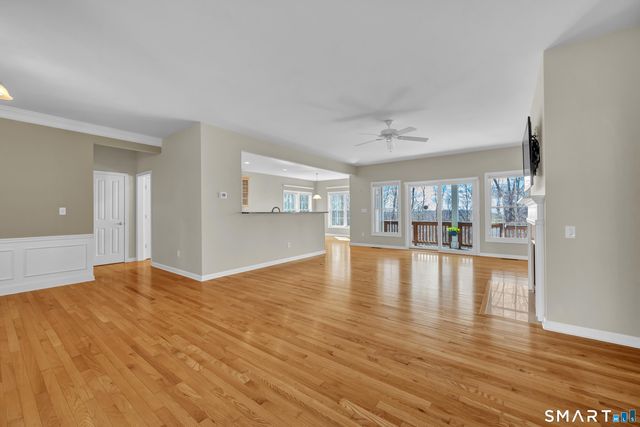 523 Putting Green Lane 523, Oxford, CT 06478