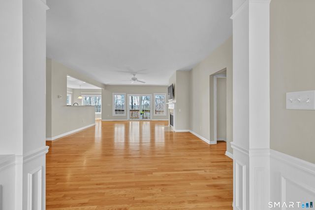 523 Putting Green Lane 523, Oxford, CT 06478