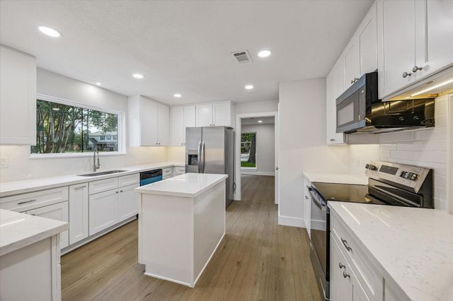 11947 Fawnview Drive, Houston, TX 77070