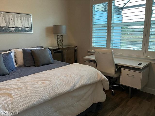 6907 Cay CT, Naples, FL 34113