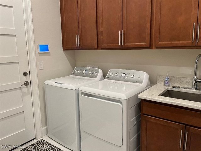 6907 Cay CT, Naples, FL 34113