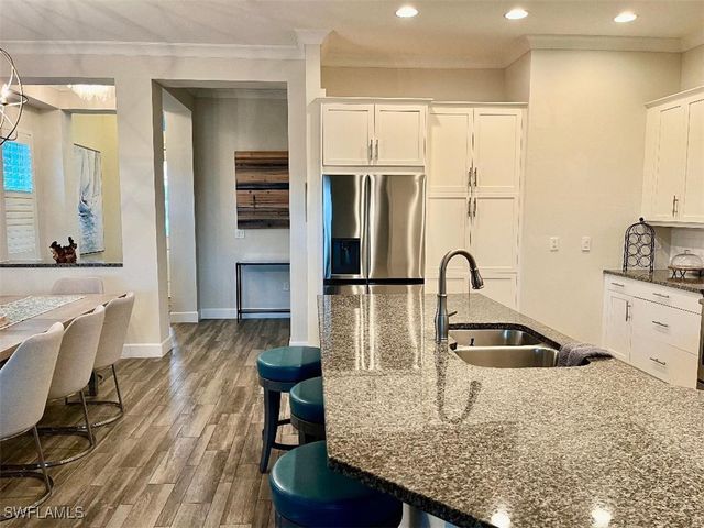 6907 Cay CT, Naples, FL 34113