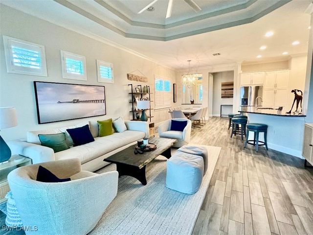 6907 Cay CT, Naples, FL 34113