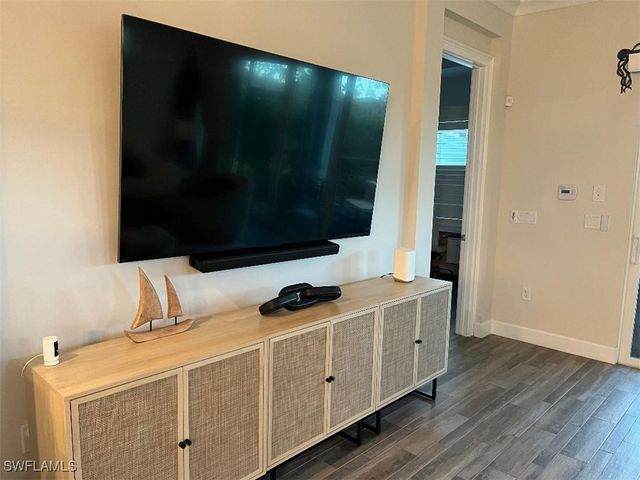 6907 Cay CT, Naples, FL 34113