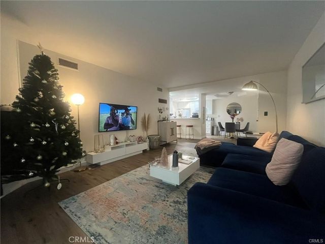 1230 Horn, West Hollywood, CA 90069
