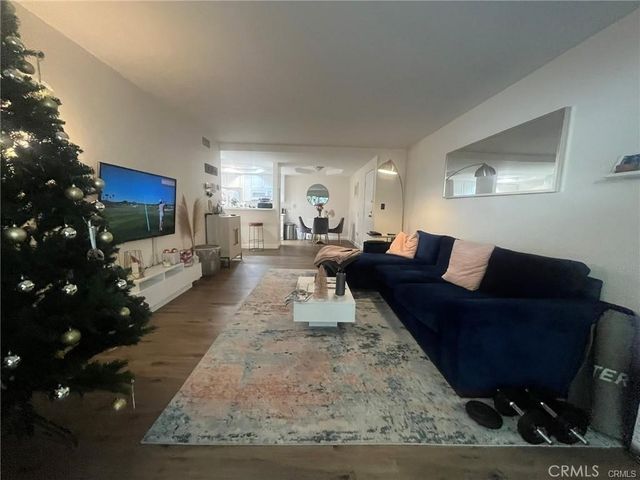 1230 Horn, West Hollywood, CA 90069