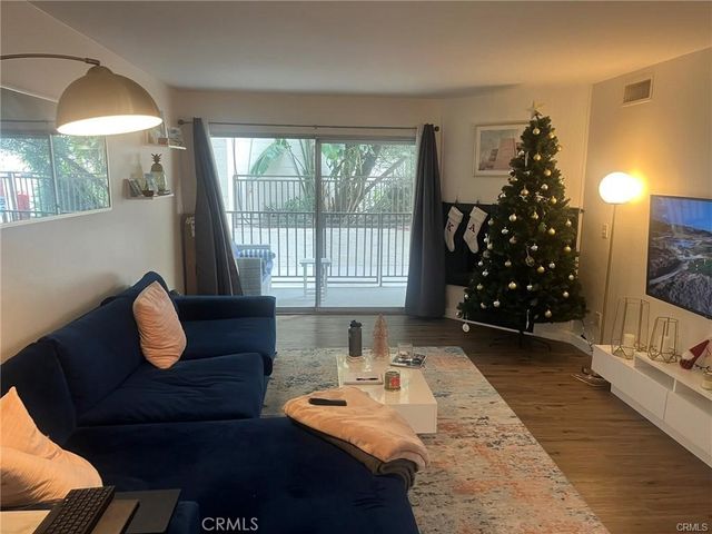 1230 Horn, West Hollywood, CA 90069