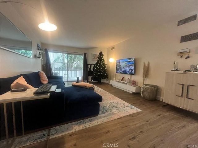 1230 Horn, West Hollywood, CA 90069