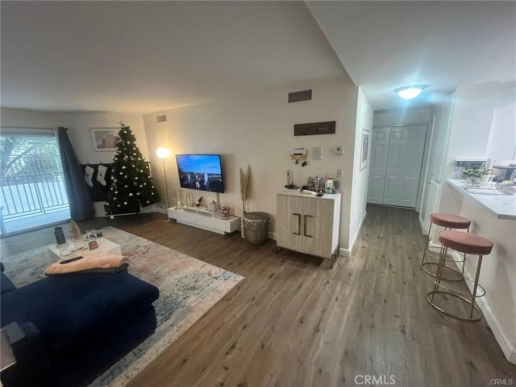 1230 Horn, West Hollywood, CA 90069
