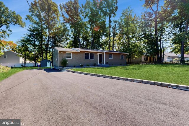 829 WALNUT AVE, Lindenwold, NJ 08021