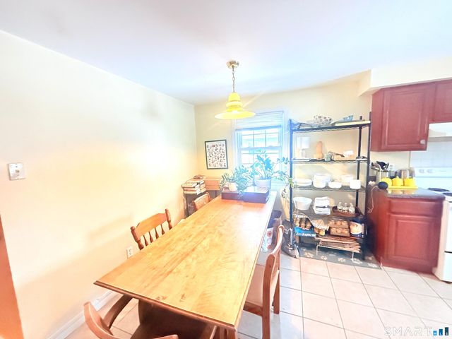 27 Manila Avenue, Woodbridge, CT 06525