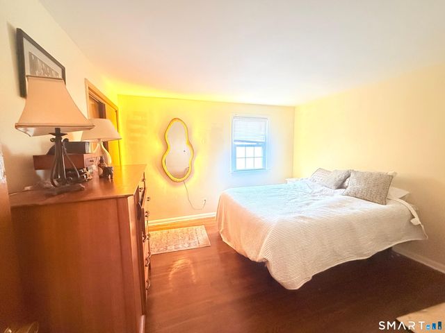 27 Manila Avenue, Woodbridge, CT 06525