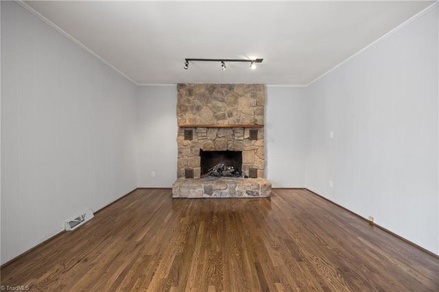 4306 Oak Hollow Drive, High Point, NC 27265