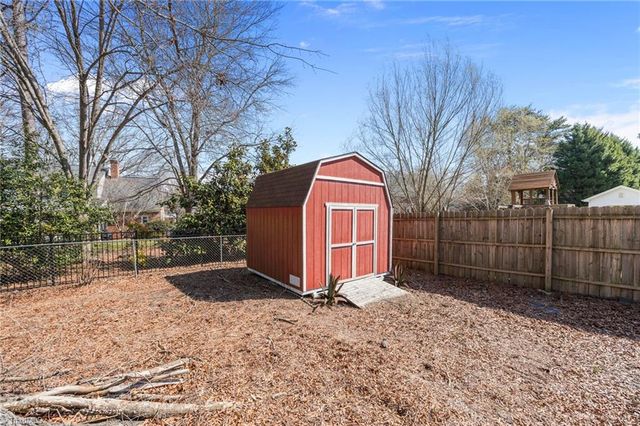 4306 Oak Hollow Drive, High Point, NC 27265