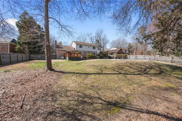 4306 Oak Hollow Drive, High Point, NC 27265