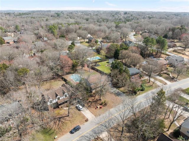 4306 Oak Hollow Drive, High Point, NC 27265