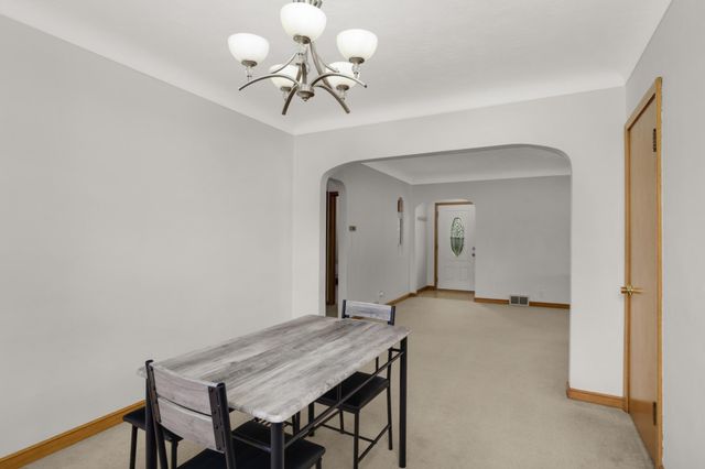 1975 Fremont Avenue E, Saint Paul, MN 55119