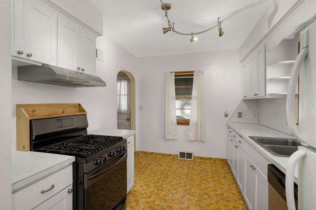 1975 Fremont Avenue E, Saint Paul, MN 55119