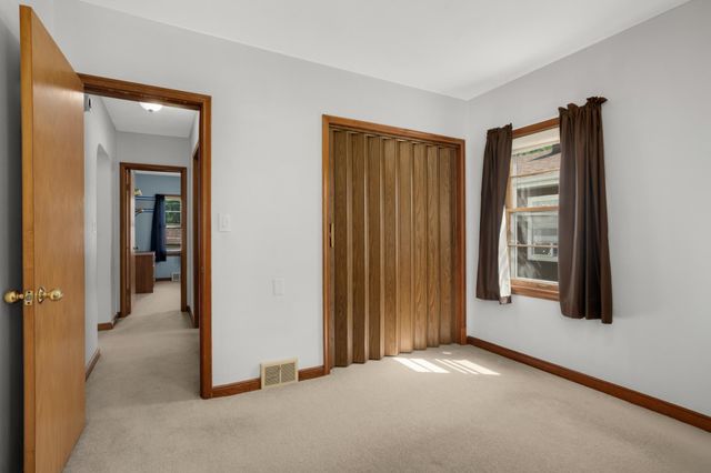 1975 Fremont Avenue E, Saint Paul, MN 55119