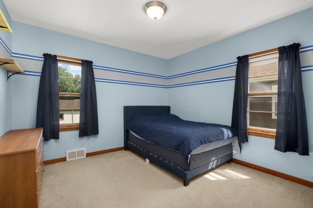 1975 Fremont Avenue E, Saint Paul, MN 55119