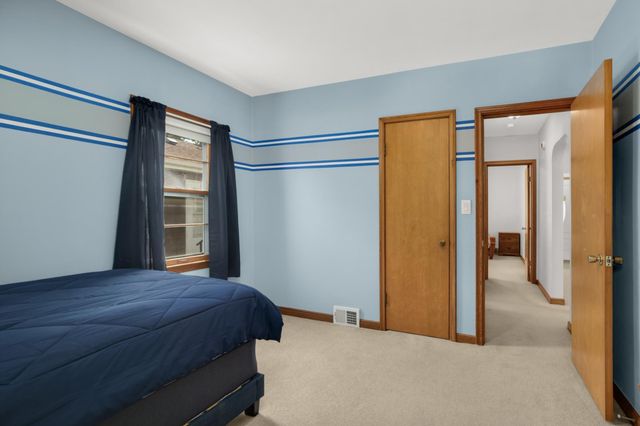 1975 Fremont Avenue E, Saint Paul, MN 55119