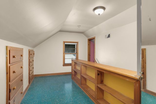 1975 Fremont Avenue E, Saint Paul, MN 55119