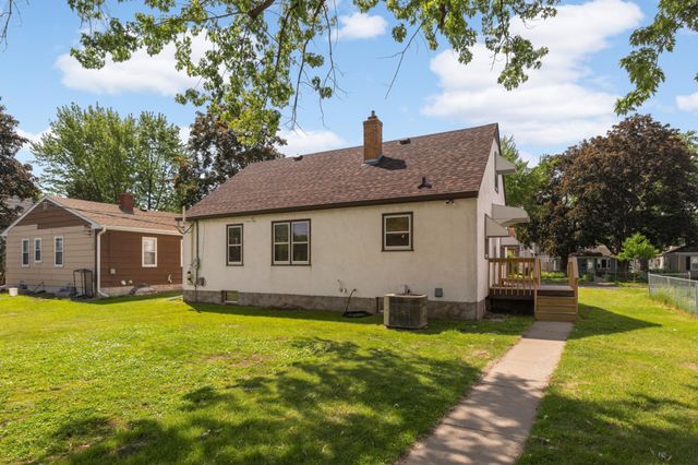 1975 Fremont Avenue E, Saint Paul, MN 55119
