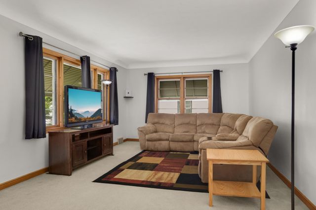 1975 Fremont Avenue E, Saint Paul, MN 55119