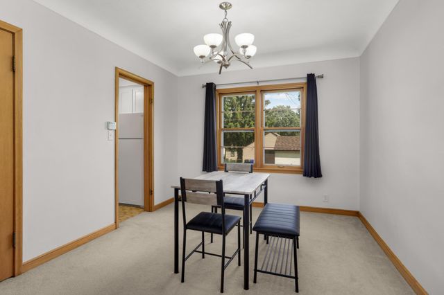1975 Fremont Avenue E, Saint Paul, MN 55119