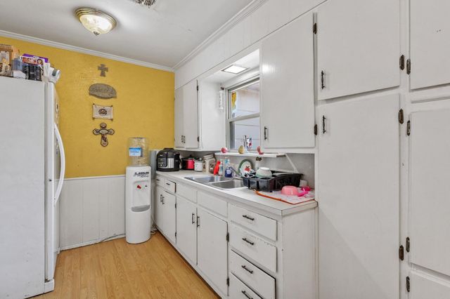 612 E Monterey Street, Denison, TX 75021